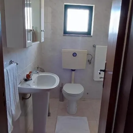 House Of Serra Da Cabreira * Ruivãis